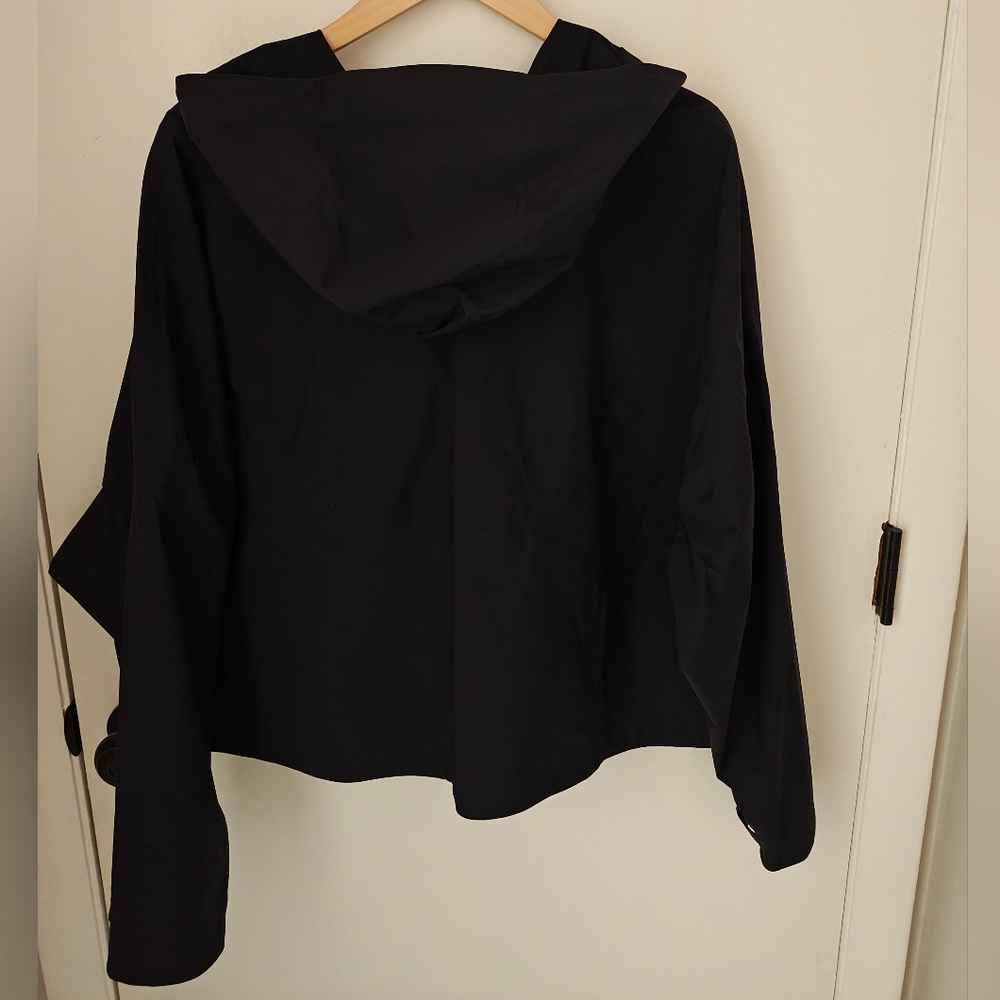 Lululemon Lightweight Jacket - Picture 4 of 4